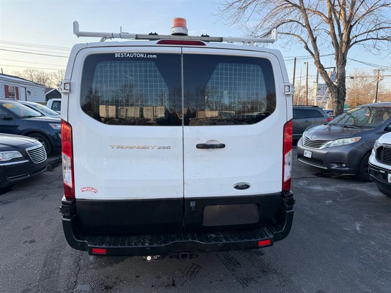 Ford Transit 250 Van Low Roof 60/40 Pass.130-in. WB 2016