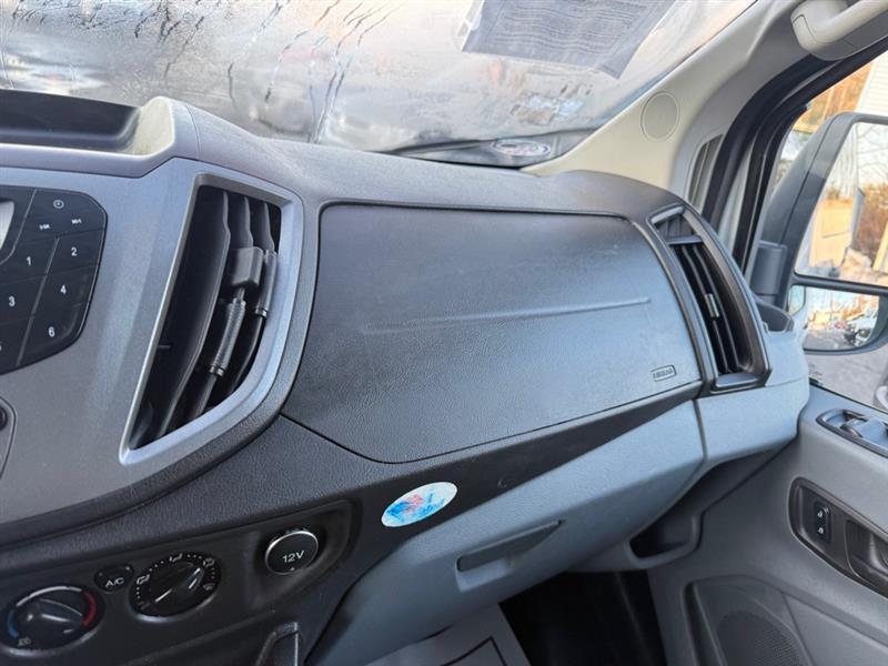 Ford Transit 250 Van Low Roof 60/40 Pass.130-in. WB 2016