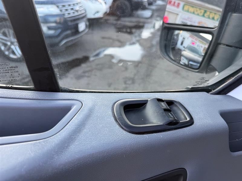 Ford Transit 250 Van Low Roof 60/40 Pass.130-in. WB 2016