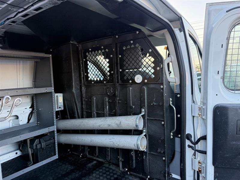 Ford Transit 250 Van Low Roof 60/40 Pass.130-in. WB 2016