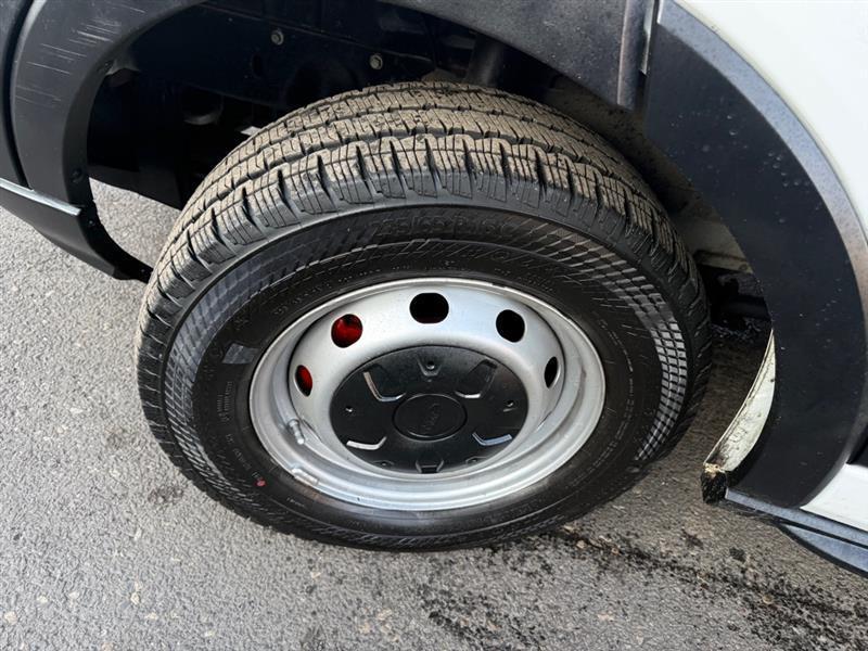 Ford Transit 250 Van Low Roof 60/40 Pass.130-in. WB 2016