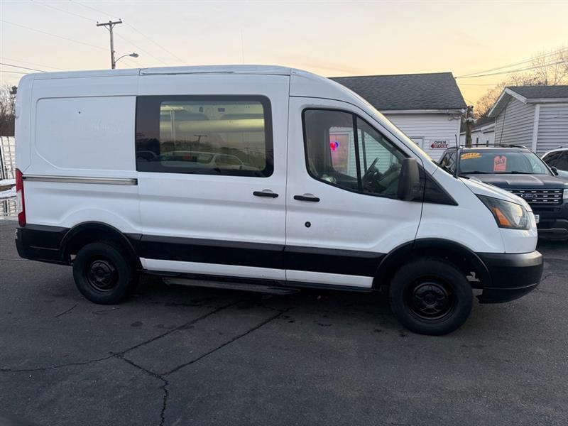 Ford Transit 250 Van Med. Roof w/Sliding Pass. 130-in. WB 2015