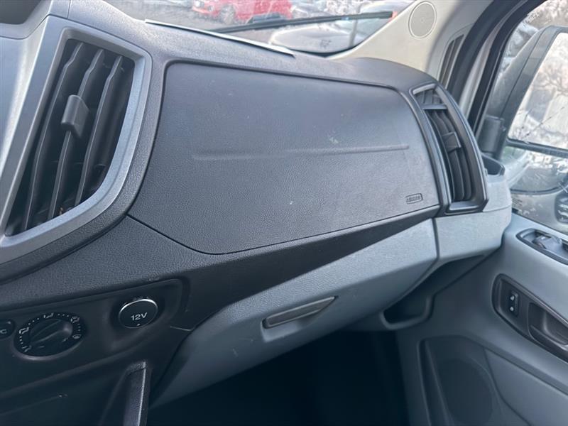 Ford Transit 250 Van Med. Roof w/Sliding Pass. 130-in. WB 2015