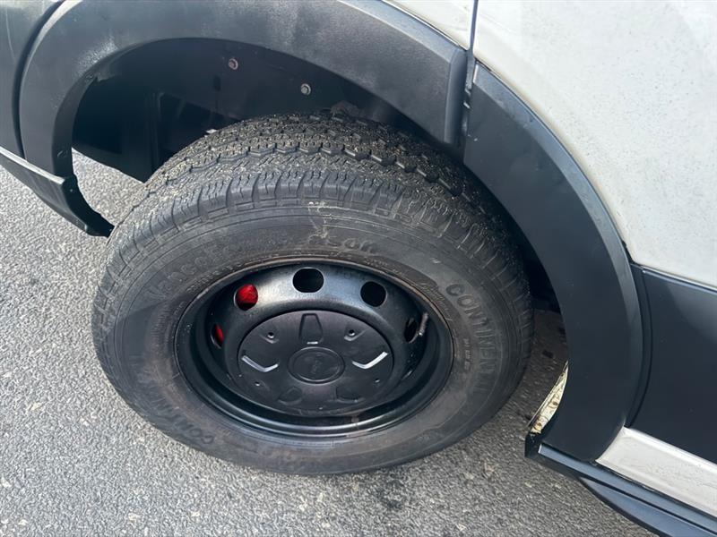 Ford Transit 250 Van Med. Roof w/Sliding Pass. 130-in. WB 2015