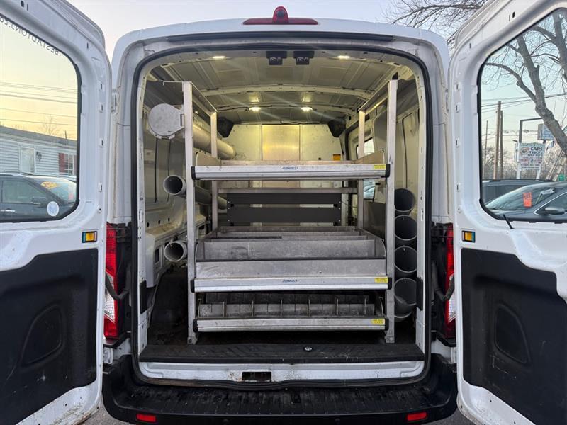 Ford Transit 250 Van Med. Roof w/Sliding Pass. 130-in. WB 2015