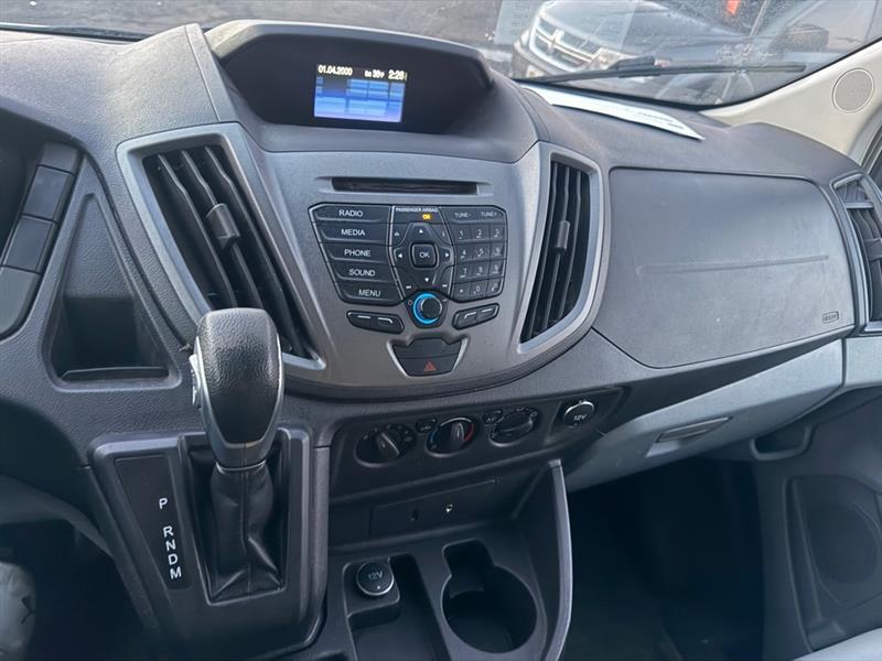 Ford Transit 250 Van Med. Roof w/Sliding Pass. 130-in. WB 2015