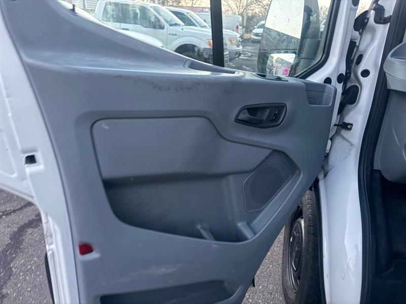 Ford Transit 250 Van Med. Roof w/Sliding Pass. 130-in. WB 2015