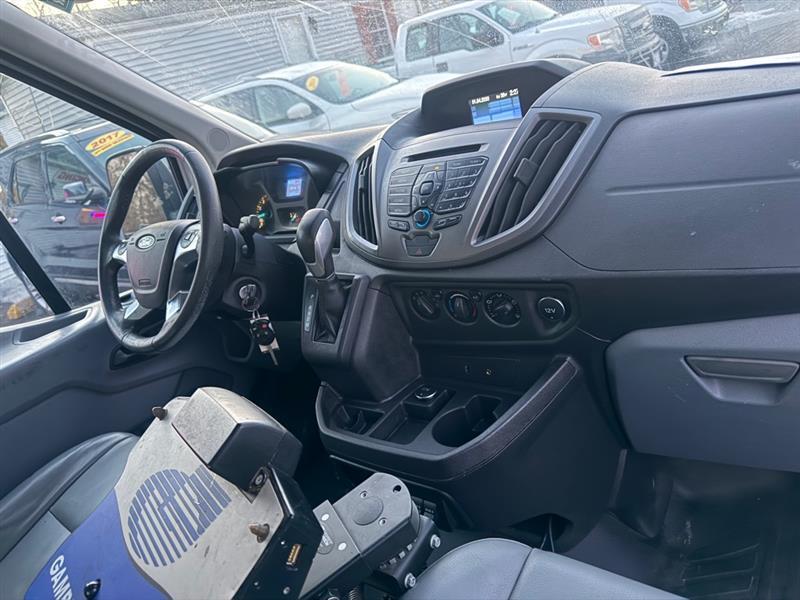 Ford Transit 250 Van Med. Roof w/Sliding Pass. 130-in. WB 2015