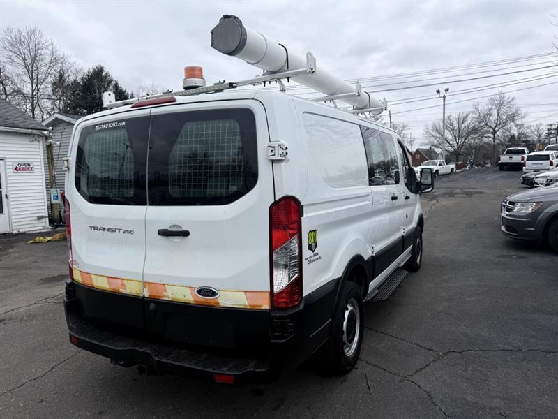 Ford Transit 250 Van Low Roof 60/40 Pass.130-in. WB 2016