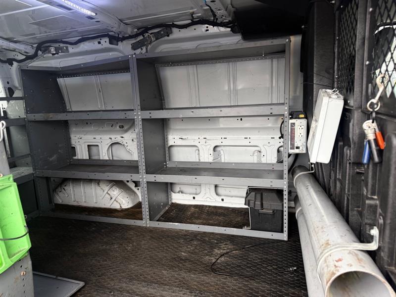 Ford Transit 250 Van Low Roof 60/40 Pass.130-in. WB 2016