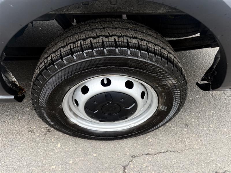 Ford Transit 250 Van Low Roof 60/40 Pass.130-in. WB 2016