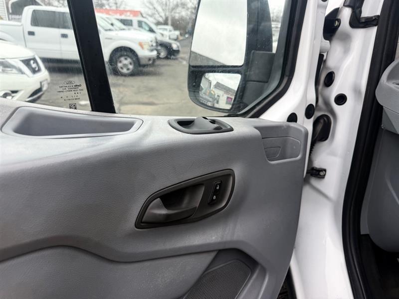 Ford Transit 250 Van Low Roof 60/40 Pass.130-in. WB 2016