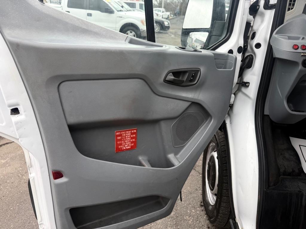 Ford Transit T-250 130" Low Rf 9000 GVWR Swing-Out RH Dr 2016