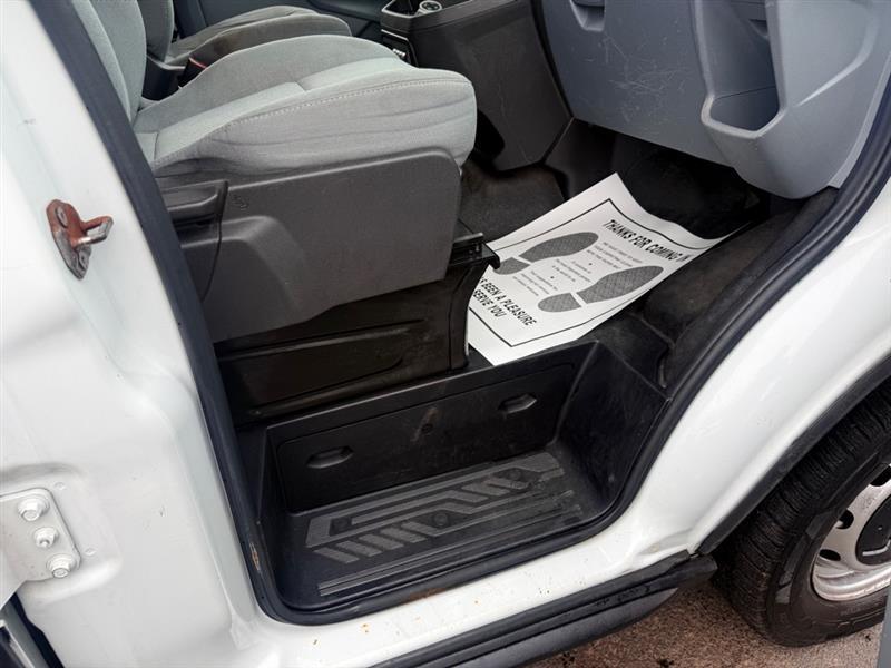 Ford Transit 250 Van Low Roof 60/40 Pass.130-in. WB 2016