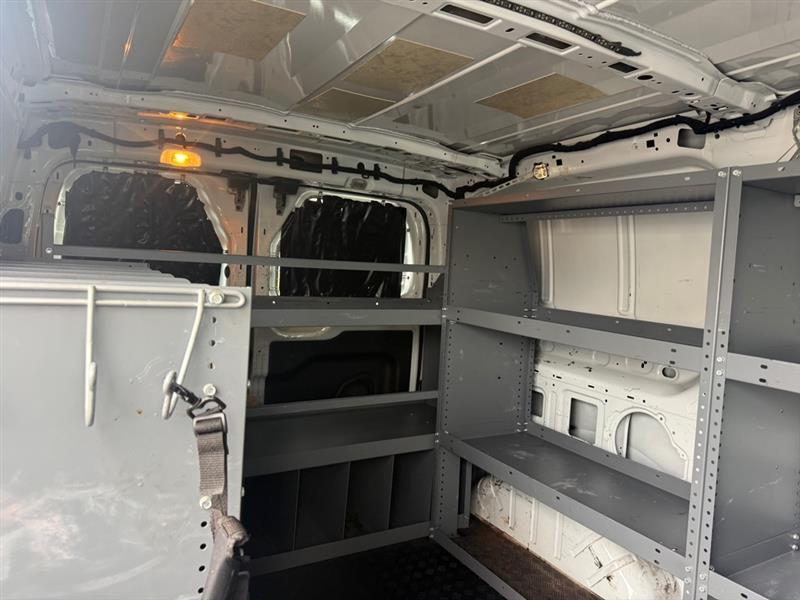 Ford Transit 250 Van Low Roof 60/40 Pass.130-in. WB 2016