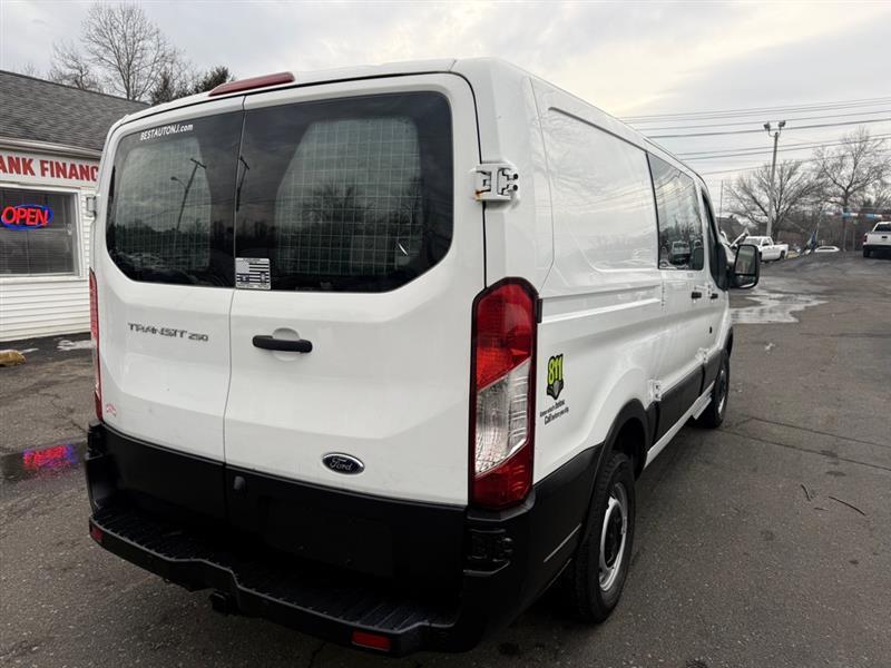 Ford Transit 250 Van Low Roof 60/40 Pass.130-in. WB 2015