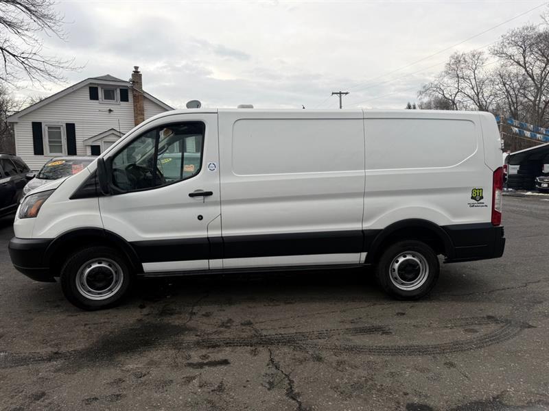 Ford Transit 250 Van Low Roof 60/40 Pass.130-in. WB 2015