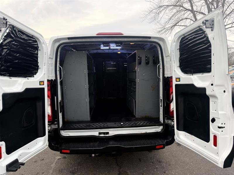 Ford Transit 250 Van Low Roof 60/40 Pass.130-in. WB 2015