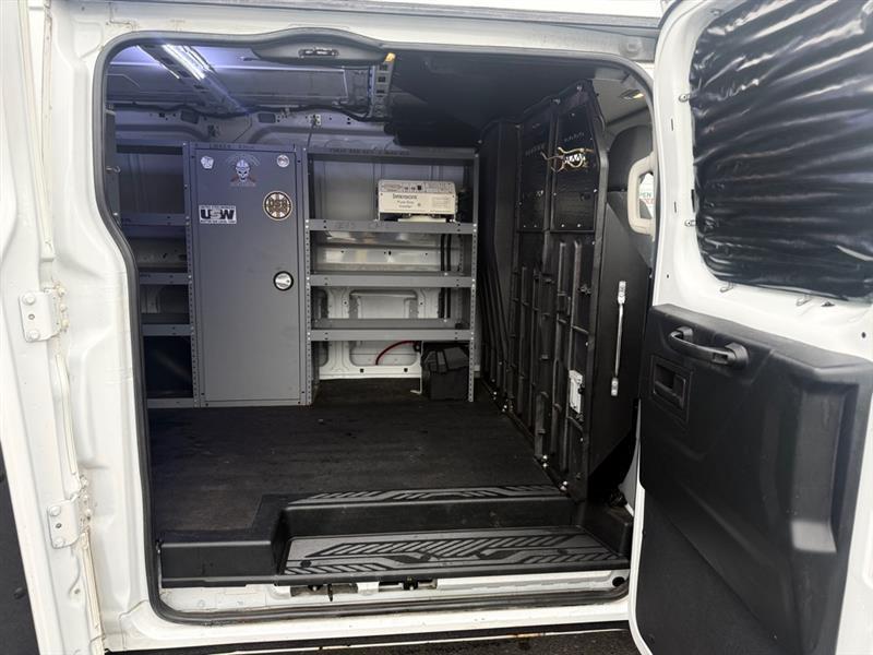 Ford Transit 250 Van Low Roof 60/40 Pass.130-in. WB 2015