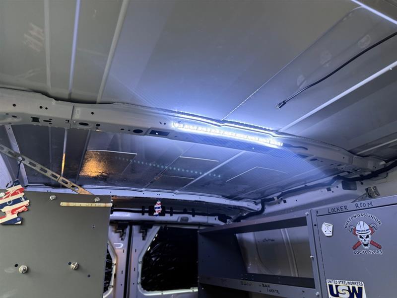 Ford Transit 250 Van Low Roof 60/40 Pass.130-in. WB 2015