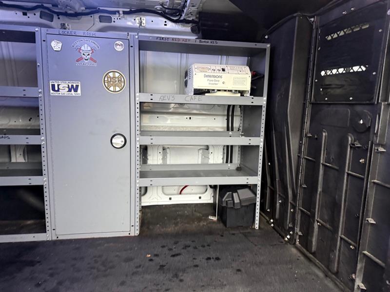 Ford Transit 250 Van Low Roof 60/40 Pass.130-in. WB 2015