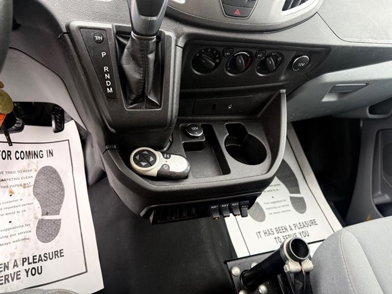 Ford Transit 250 Van Low Roof 60/40 Pass.130-in. WB 2015