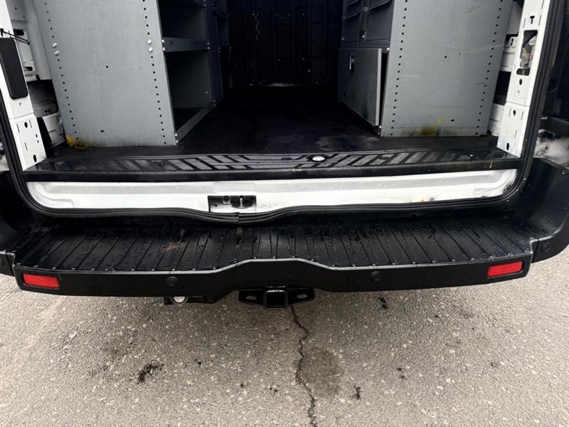 Ford Transit 250 Van Low Roof 60/40 Pass.130-in. WB 2015