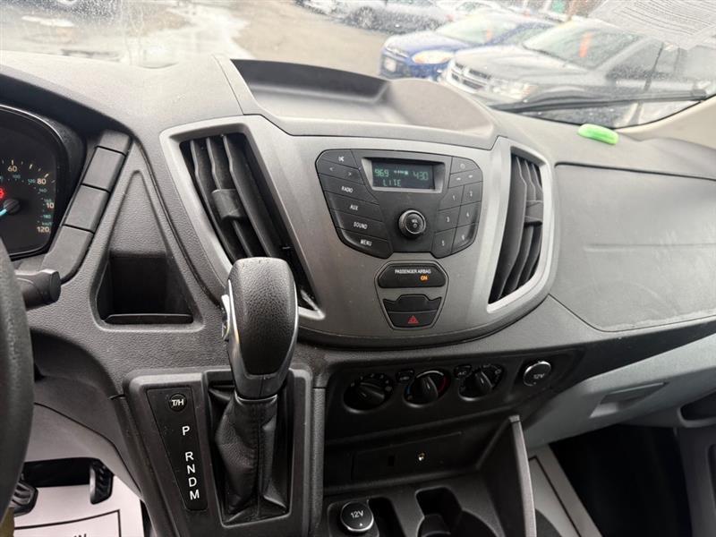 Ford Transit 250 Van Low Roof 60/40 Pass.130-in. WB 2015