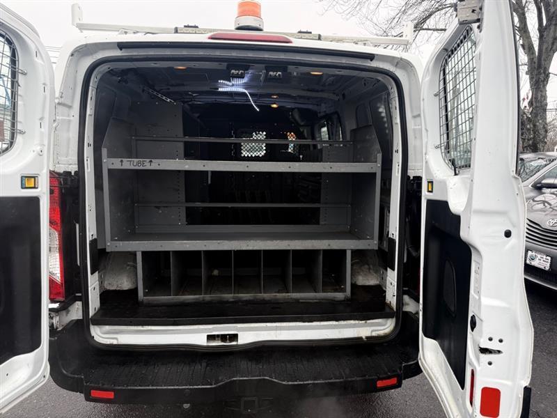 Ford Transit 250 Van Low Roof 60/40 Pass.130-in. WB 2016
