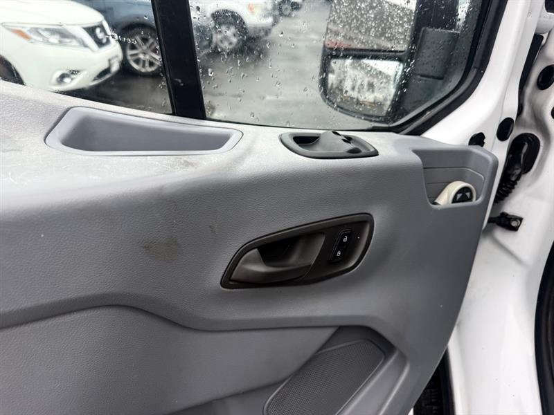 Ford Transit 250 Van Low Roof 60/40 Pass.130-in. WB 2016