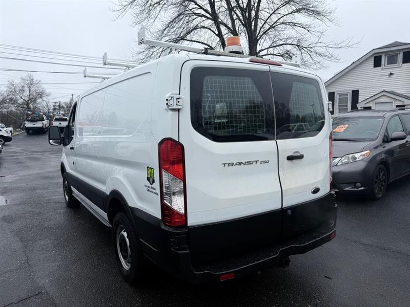 Ford Transit 250 Van Low Roof 60/40 Pass.130-in. WB 2016