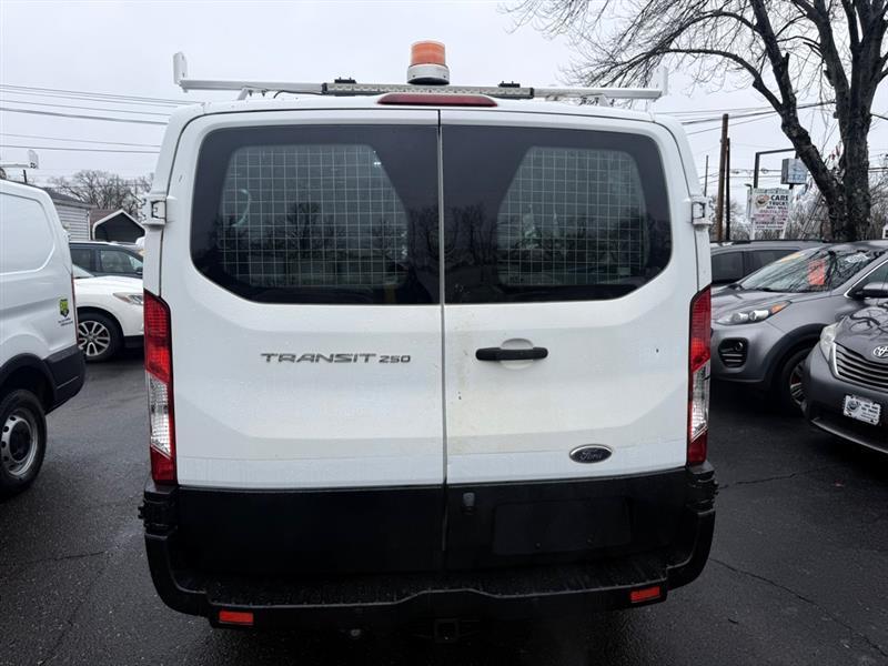 Ford Transit 250 Van Low Roof 60/40 Pass.130-in. WB 2016