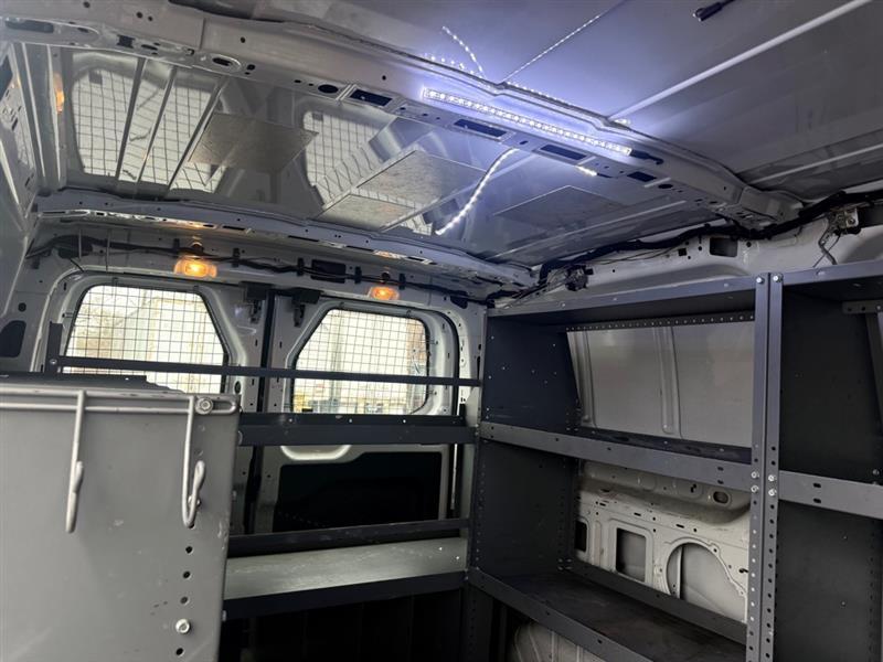 Ford Transit 250 Van Low Roof 60/40 Pass.130-in. WB 2016