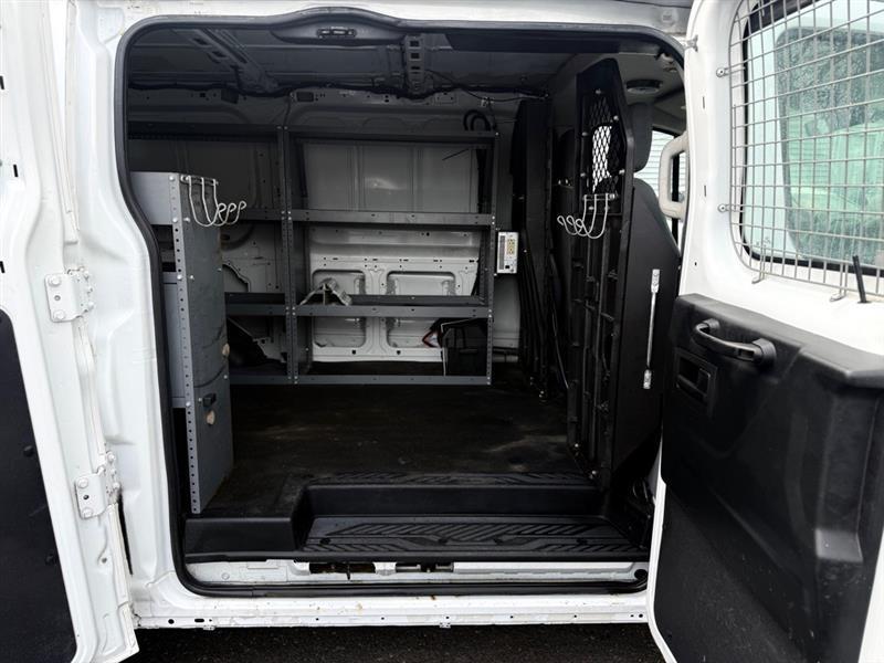 Ford Transit 250 Van Low Roof 60/40 Pass.130-in. WB 2015