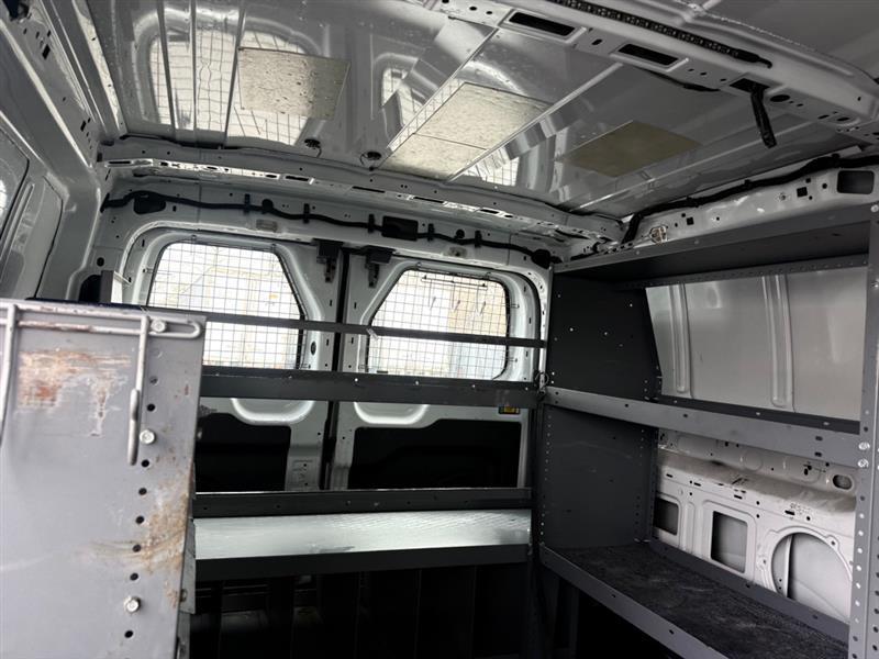 Ford Transit 250 Van Low Roof 60/40 Pass.130-in. WB 2015