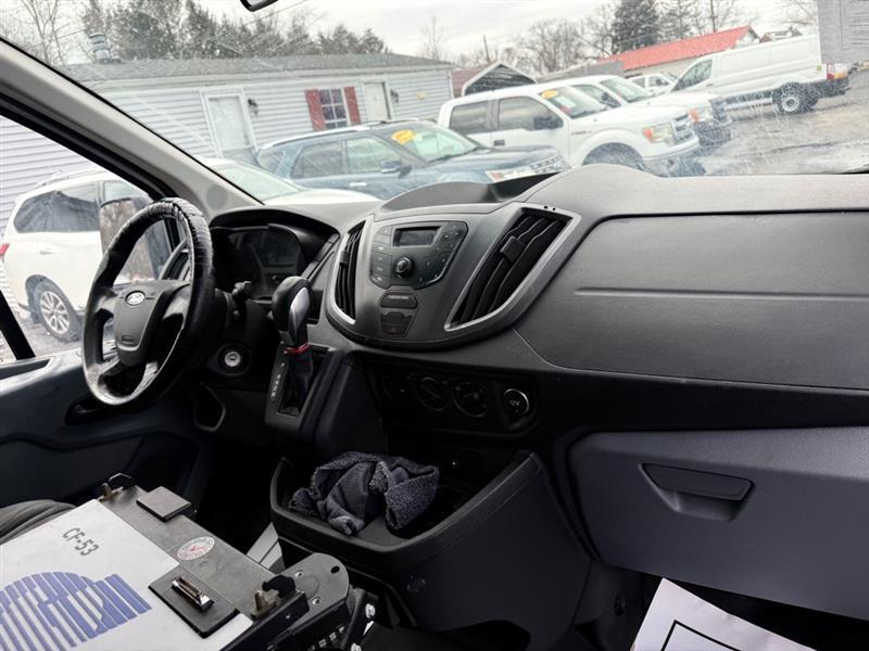 Ford Transit 250 Van Low Roof 60/40 Pass.130-in. WB 2015