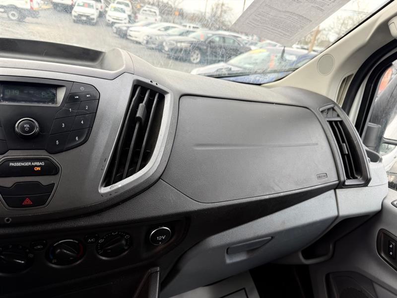 Ford Transit 250 Van Low Roof 60/40 Pass.130-in. WB 2015