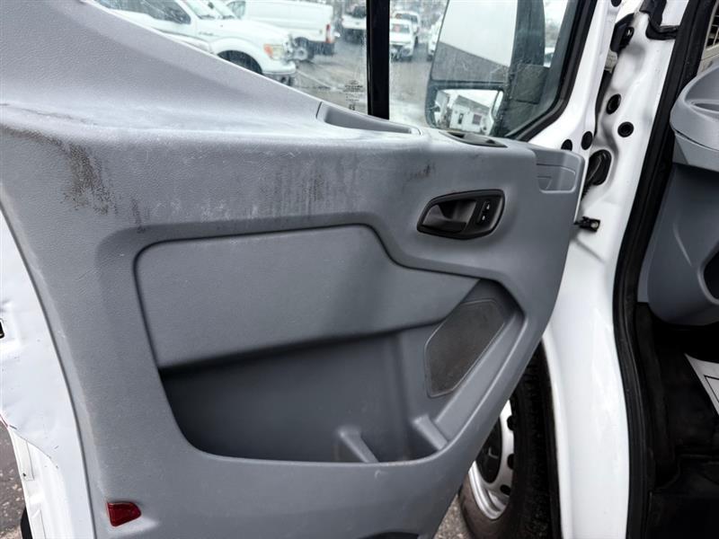 Ford Transit 250 Van Low Roof 60/40 Pass.130-in. WB 2015