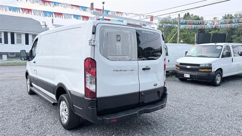 Ford Transit 250 Van Low Roof 60/40 Pass.130-in. WB 2016