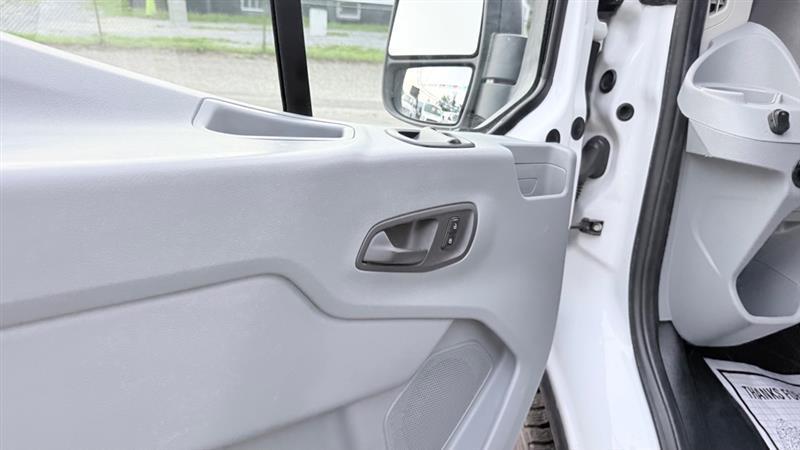 Ford Transit 250 Van Low Roof 60/40 Pass.130-in. WB 2016