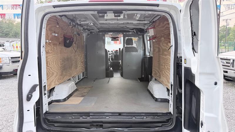 Ford Transit 250 Van Low Roof 60/40 Pass.130-in. WB 2016