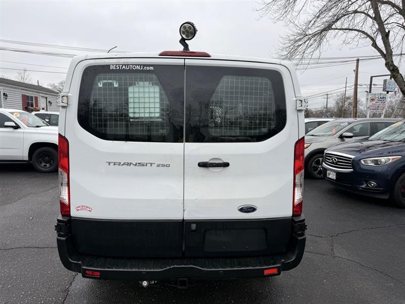 Ford Transit 250 Van Low Roof 60/40 Pass.130-in. WB 2016
