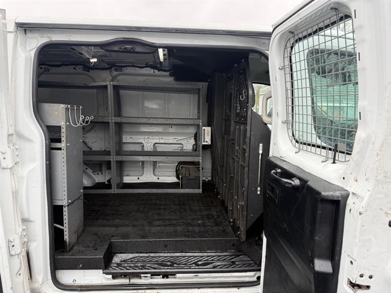Ford Transit 250 Van Low Roof 60/40 Pass.130-in. WB 2016