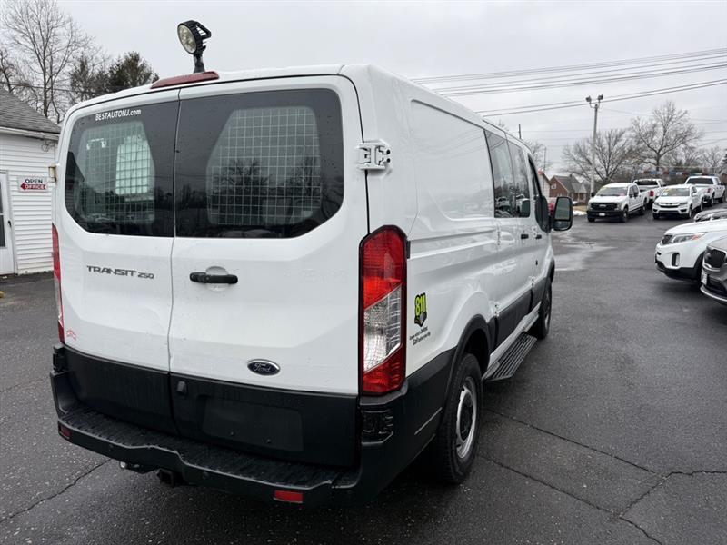 Ford Transit 250 Van Low Roof 60/40 Pass.130-in. WB 2016
