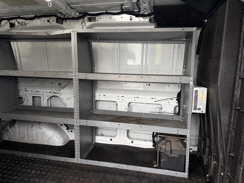 Ford Transit 250 Van Low Roof 60/40 Pass.130-in. WB 2016