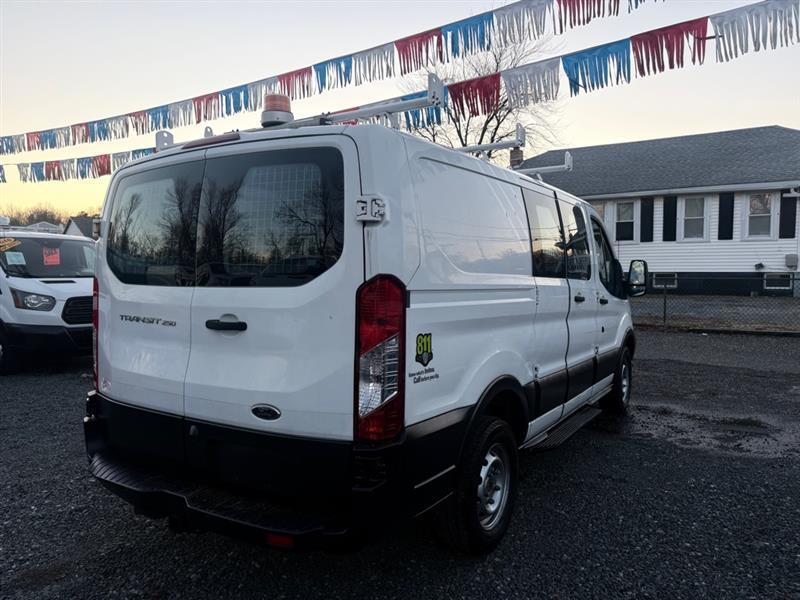 Ford Transit 250 Van Low Roof 60/40 Pass.130-in. WB 2016