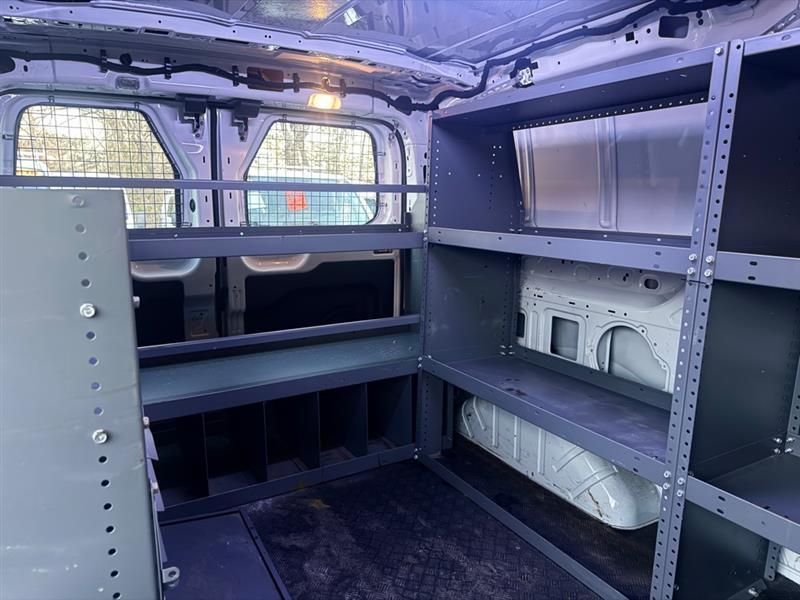 Ford Transit 250 Van Low Roof 60/40 Pass.130-in. WB 2016