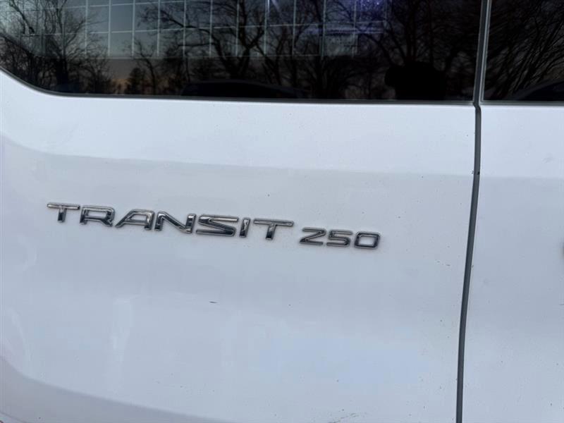Ford Transit 250 Van Low Roof 60/40 Pass.130-in. WB 2016