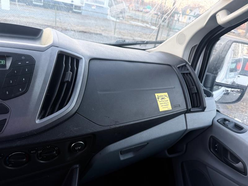 Ford Transit 250 Van Low Roof 60/40 Pass.130-in. WB 2016