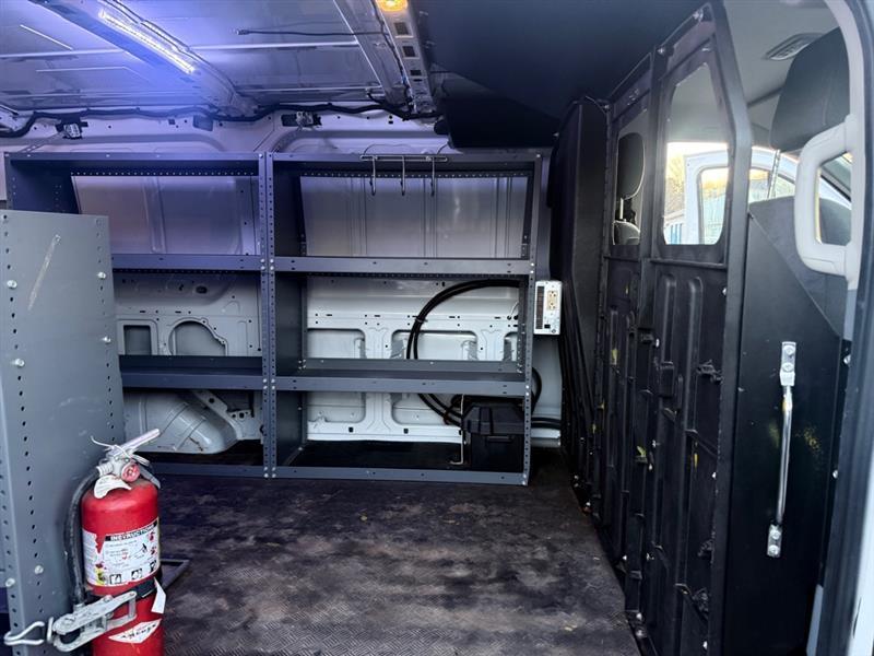 Ford Transit 250 Van Low Roof 60/40 Pass.130-in. WB 2016